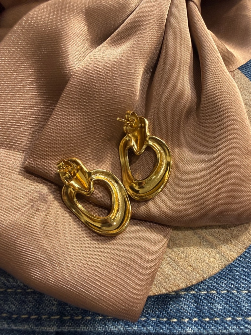 Fashion Gold Linked earrings - Picture 2 of 3